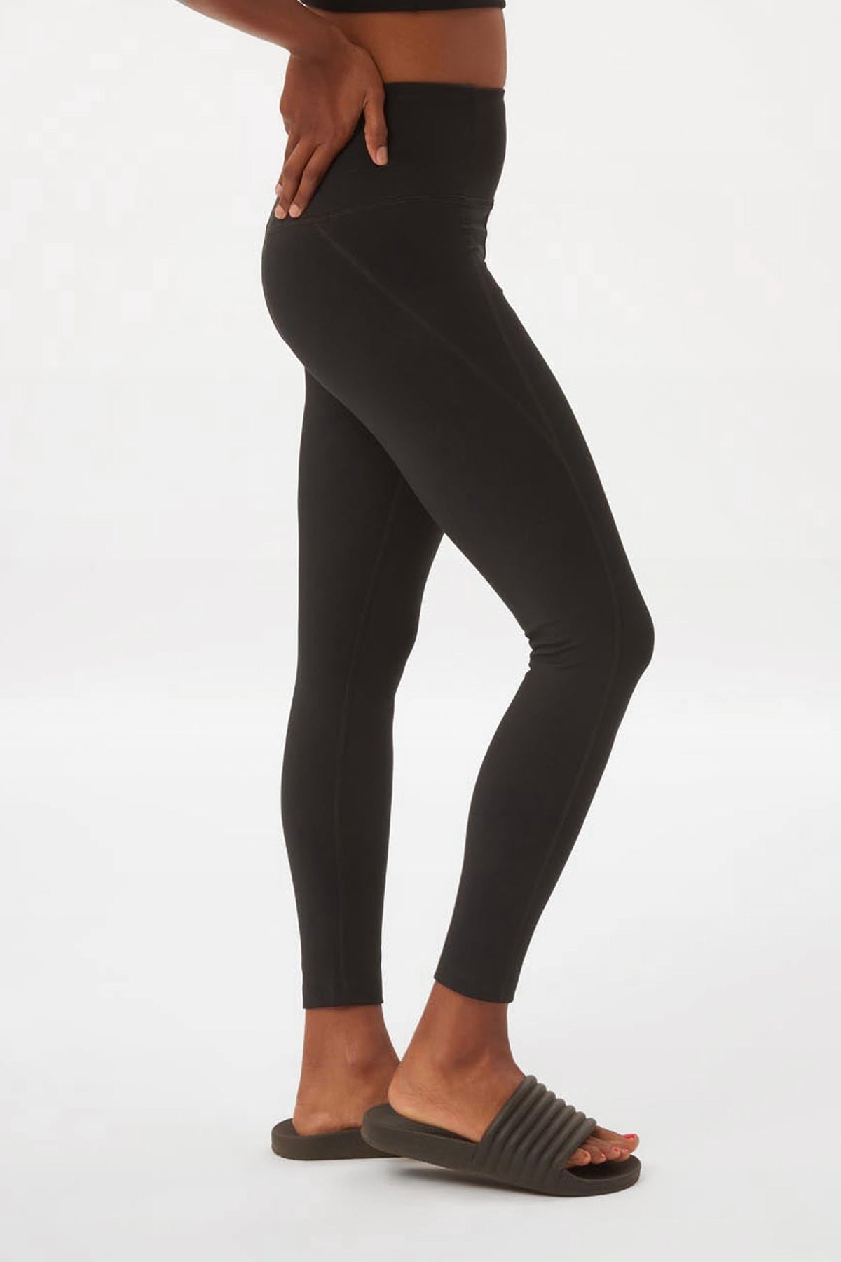 Black Recycled Leggings With Pockets Sideview